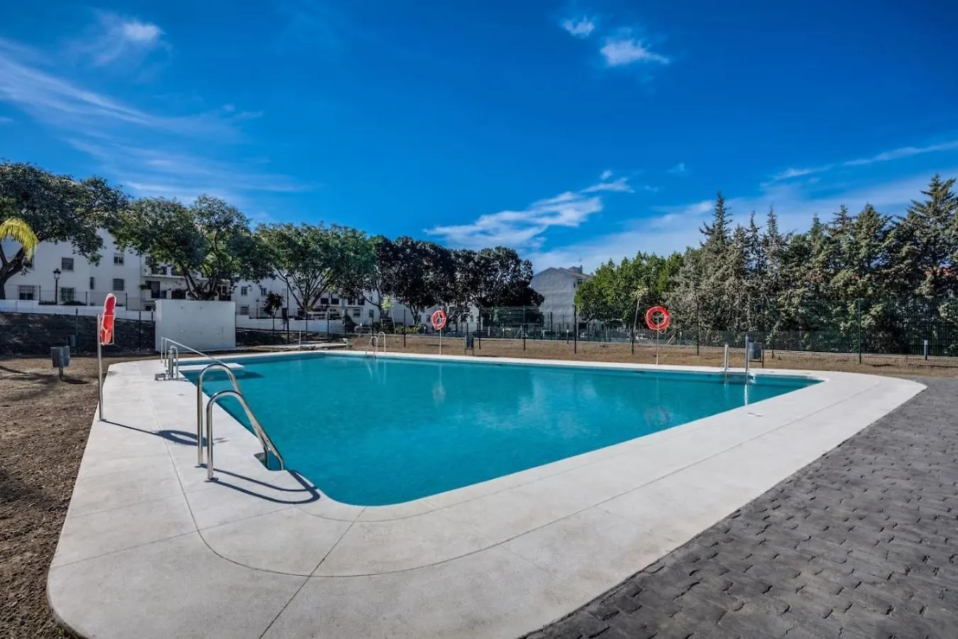 Aranya - Stylish Apt. With Great Views Estepona 0*,  España